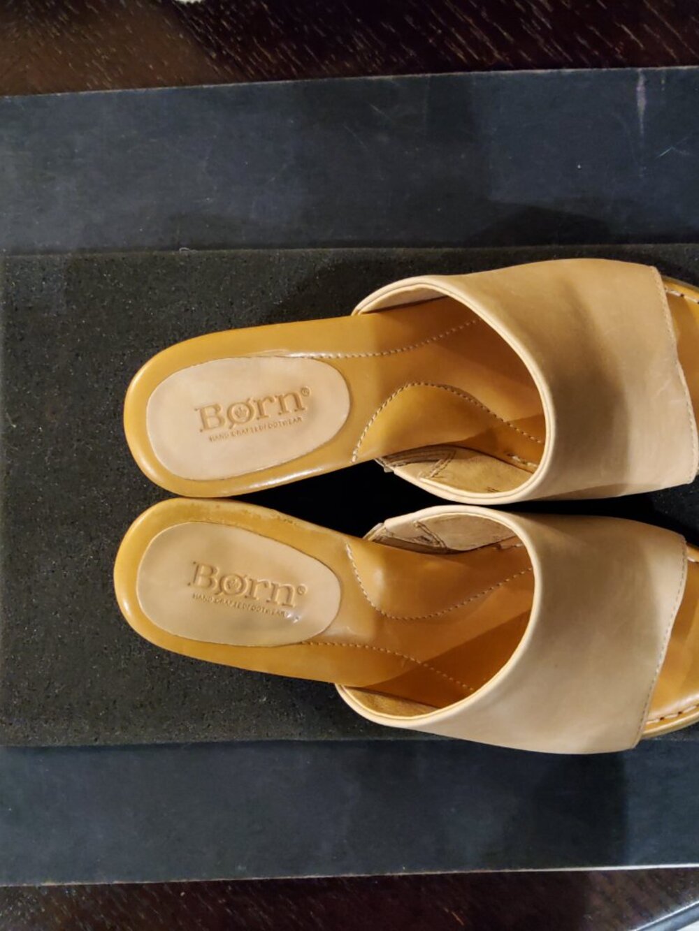 Born Shilo platform slides in tan size 6M